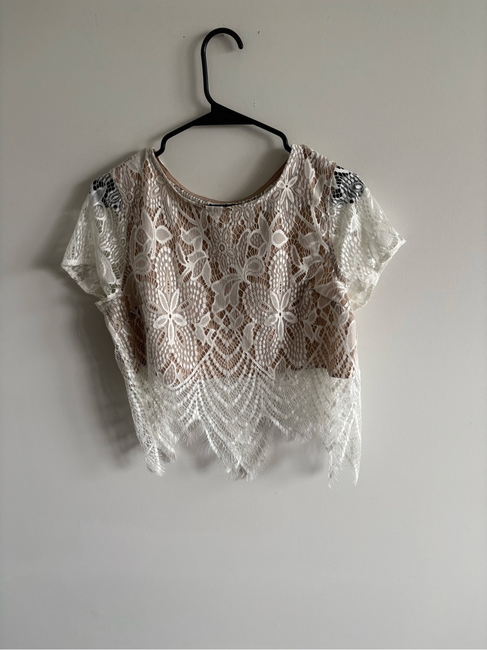 Tobi White Floral Lace Short Sleeve Overlay Top